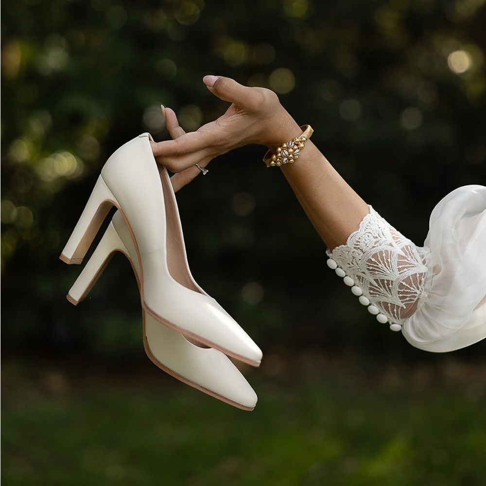 Bridal shoes worn once for photos only